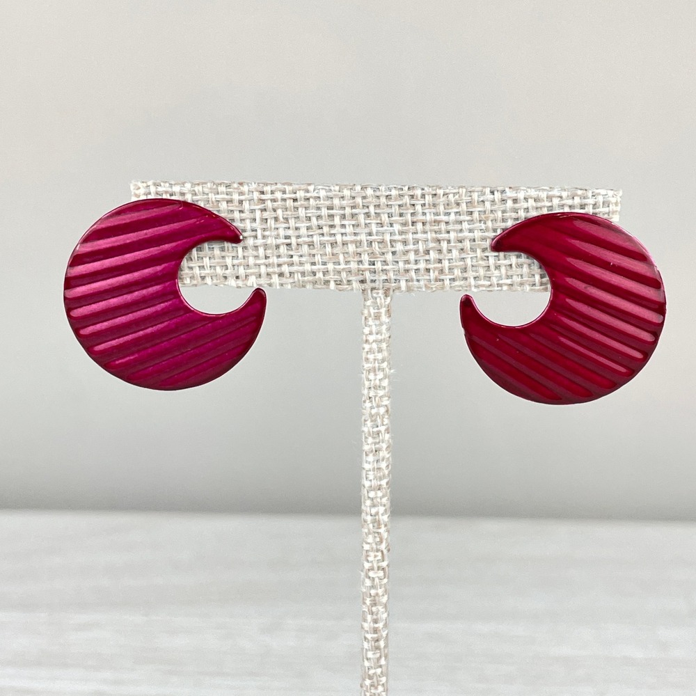 Vintage‎ 80s Dark Pink Metallic Enamel Earrings Post Mod Crescent Retro Valley